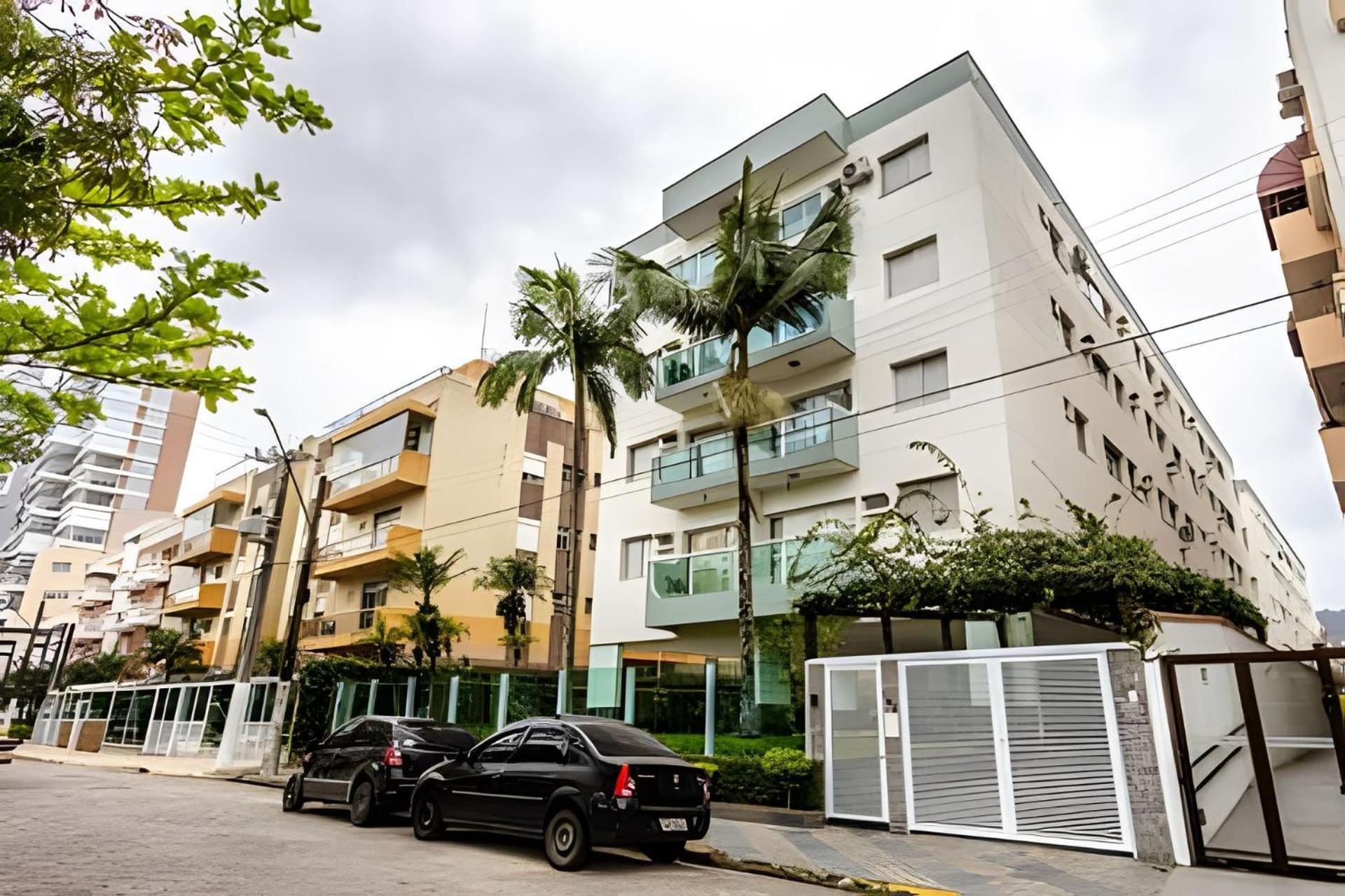 Apto Na Enseada Excelente Localizacao, 500M Da Praia, Garagem, Ar Condicionado Portaria 24 Horas 瓜鲁雅 外观 照片